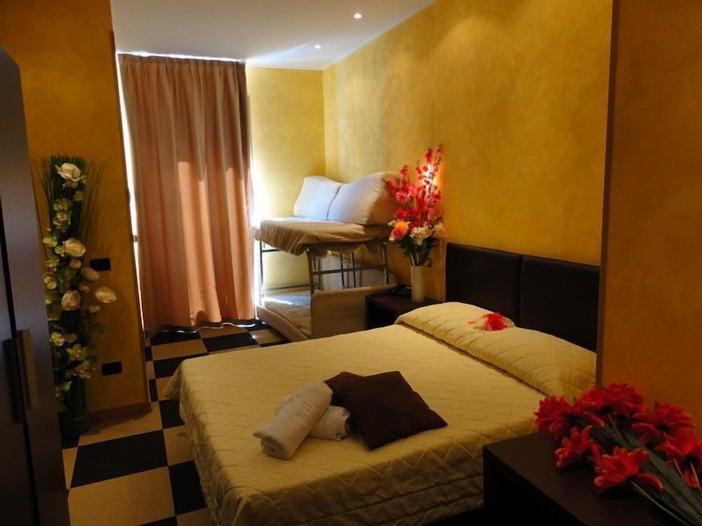 Quadruple Room - Photo 13