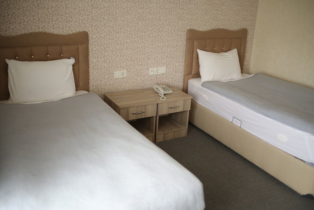 Twin Room - Photo 6