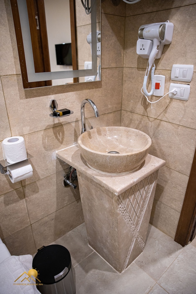 Deluxe Double or Twin Room - Photo 4