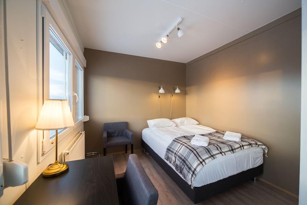 Economy Double Room, Private Bathroom, Mountain View photo 3