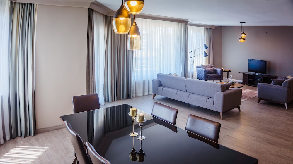 Apartment, 3 Bedrooms, City View photo 1