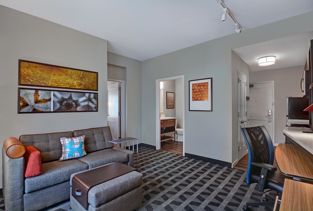 Suite, 1 Bedroom - Photo 9