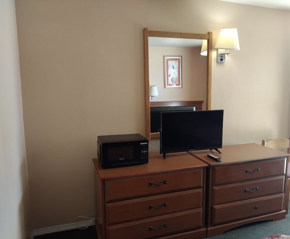 Standard Room, 1 Queen Bed, Accessible, Non Smoking - Photo 2