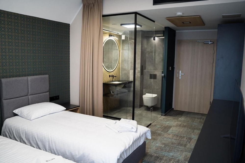 Standard Double or Twin Room photo 2