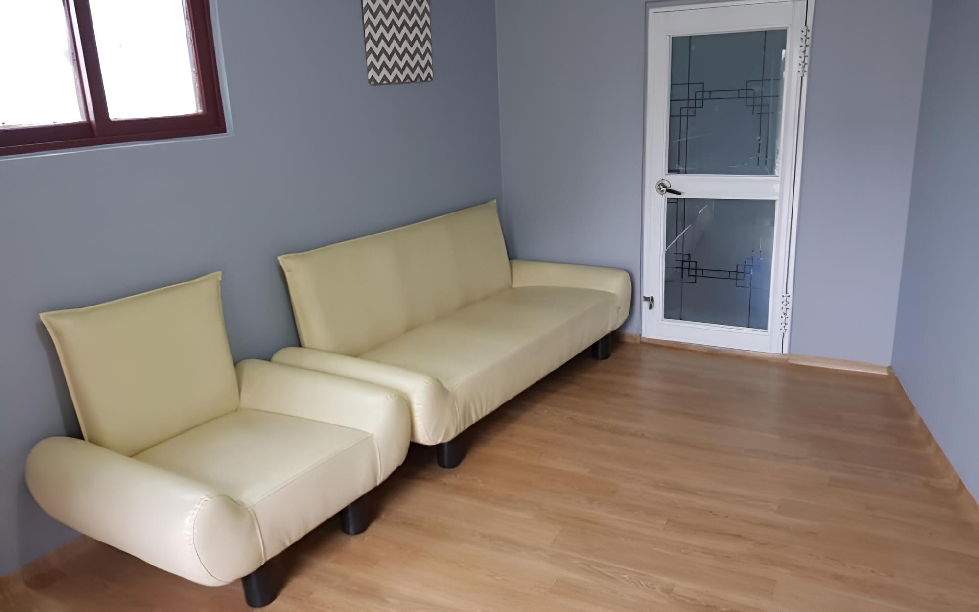Room (Detached Room (Unshared House))
