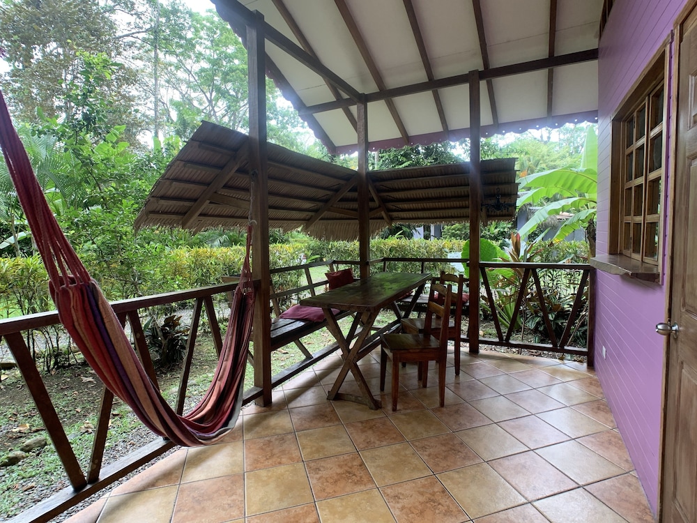 Classic Bungalow, 2 Bedrooms, Garden View, Poolside photo 2