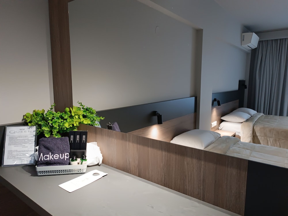 Standard Triple Room - Photo 10