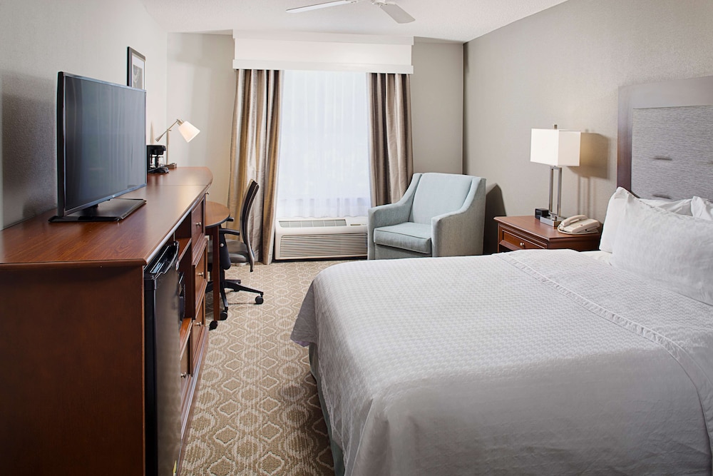Room, 1 Queen Bed, Accessible (Roll-in Shower, Nonsuite) - Photo 1
