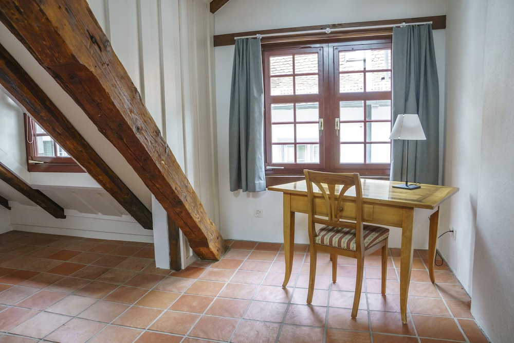 Romantic Apartment, 3 Bedrooms, Non Smoking, Kitchen (Nebengebäude 100m)