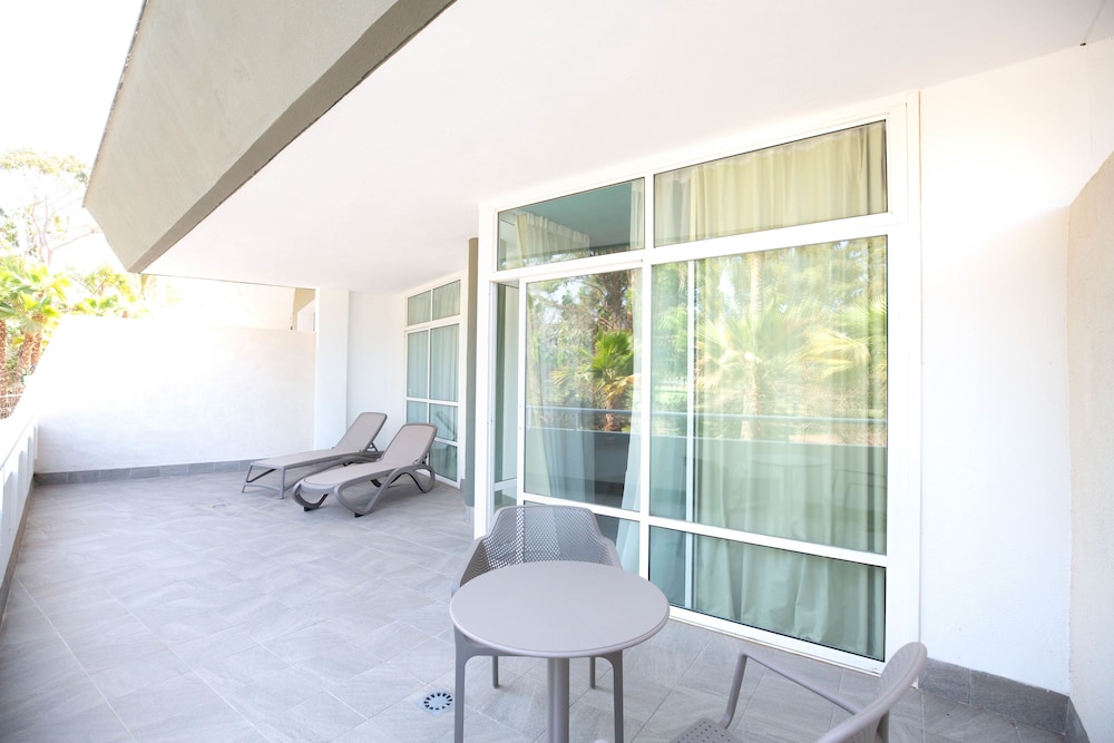 Suite, Balcony, Golf View (2 adults and 2 children)