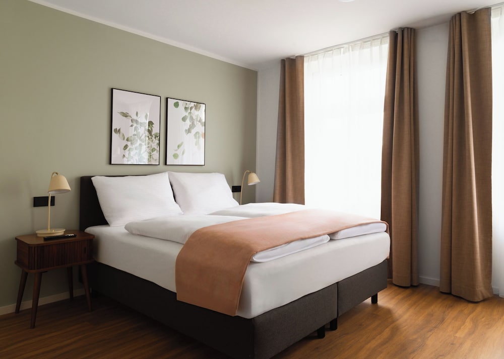 Comfort Queen Room