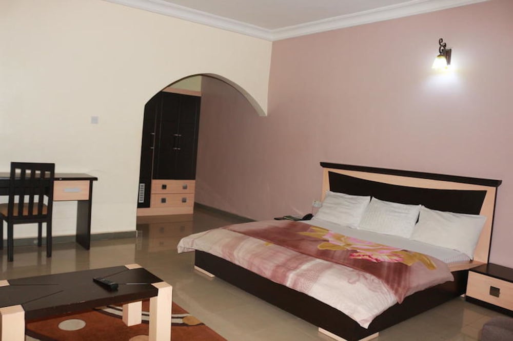 Executive Room (Diplomatic) - Photo 1