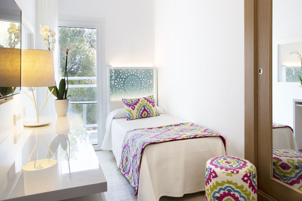 Single Room, Balcony