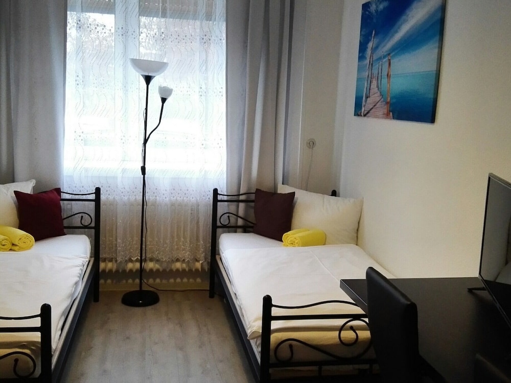 Standard Twin Room photo 2