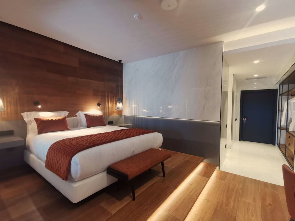 Premium Double Room, Pool View