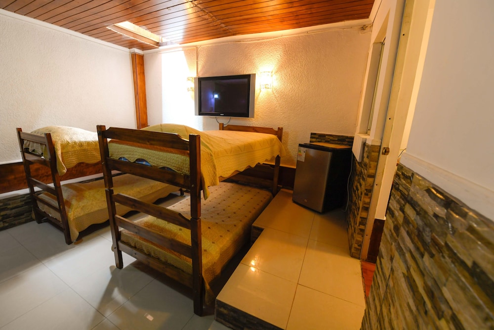 Family Room, Multiple Beds photo 2