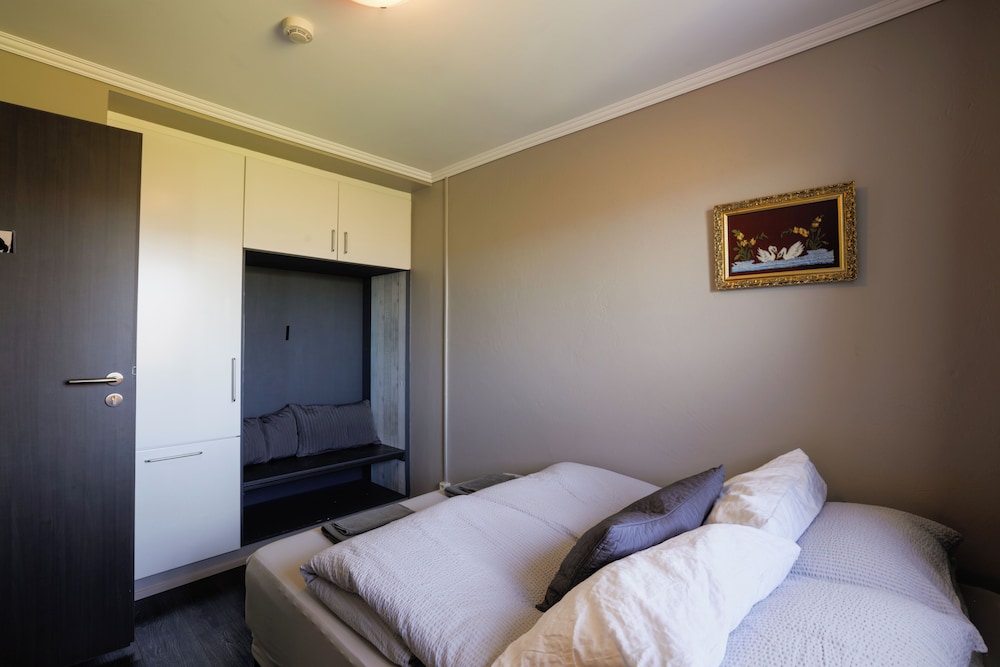 Standard Double Room, Shared Bathroom photo 2