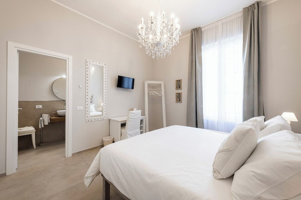 Standard Double Room photo 2