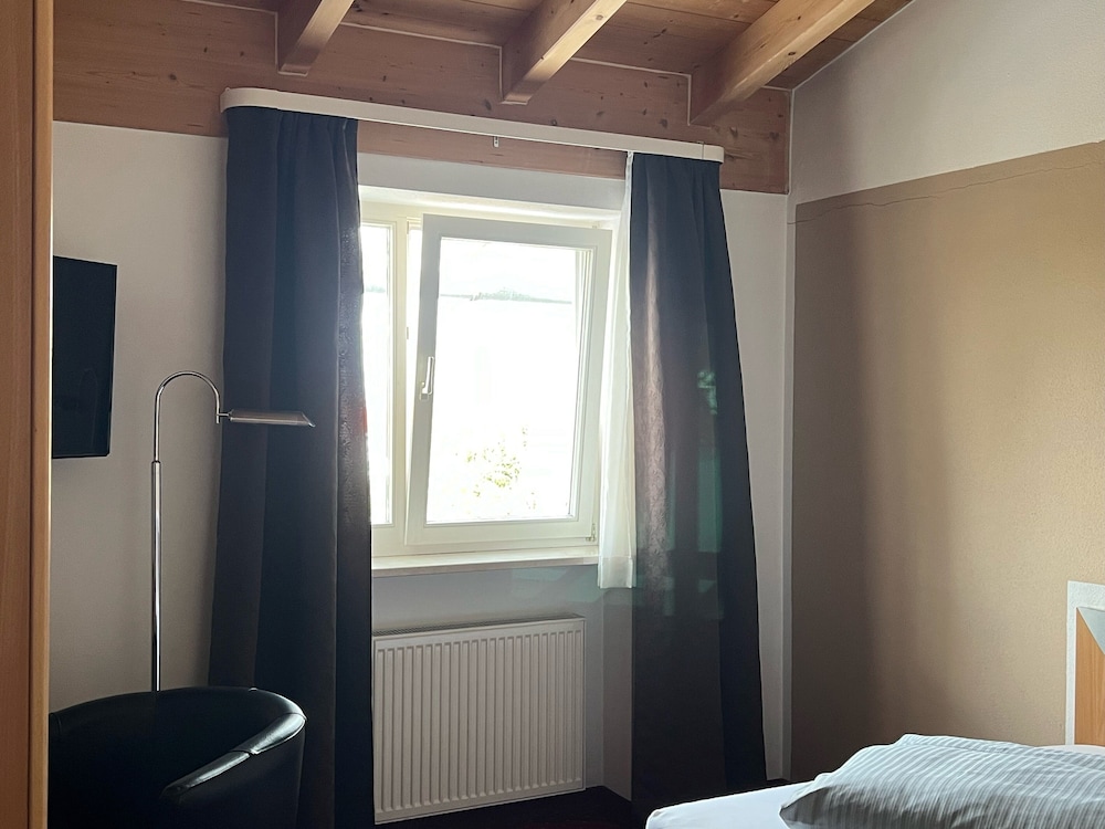 Basic Single Room photo 3