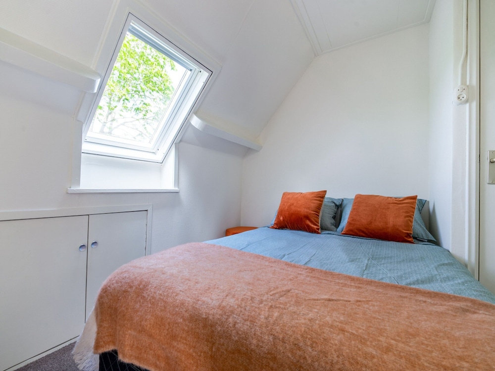 Classic House, Multiple Bedrooms photo 2