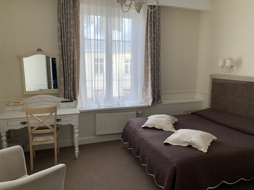 Small Double Room - Photo 3