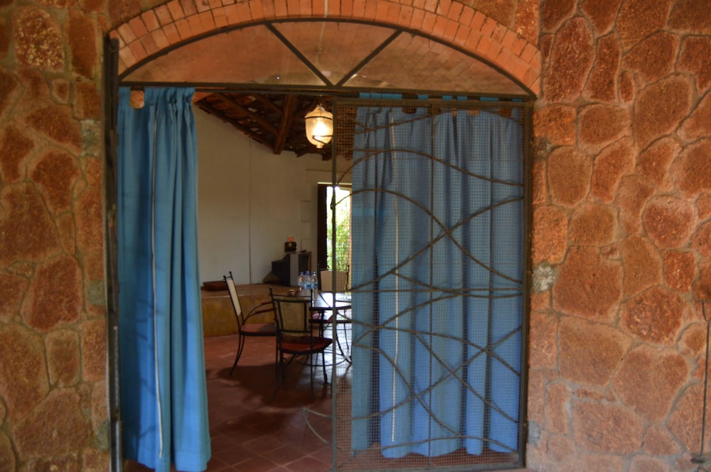 2 Bedroom Cottage Suite - Photo 5