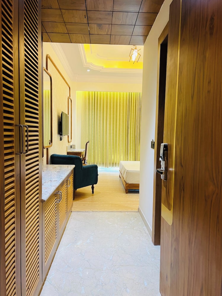 Comfort Haven Room ( Centrally Hot And Cold Ac ) photo 1