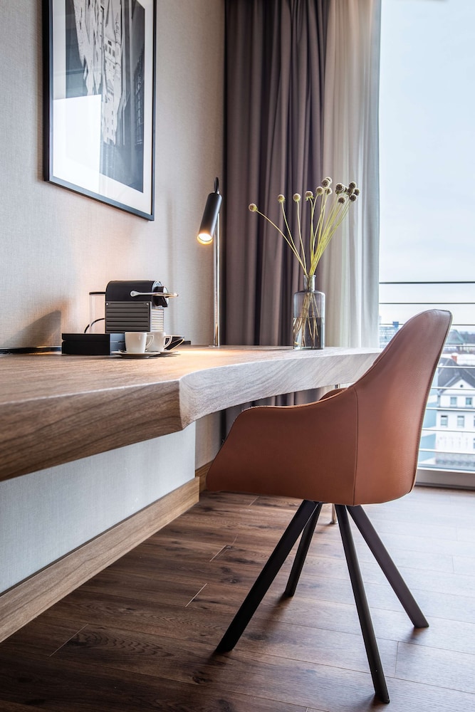 Premium Room, Garden View - Photo 8