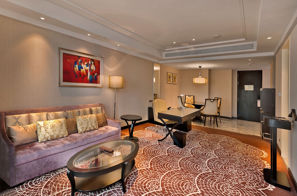 Luxury Suite, 1 Bedroom, City View - Photo 4