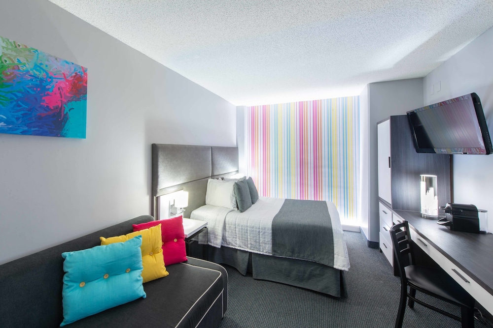 Room, 1 Queen Bed with Sofa bed, Non Smoking photo 3