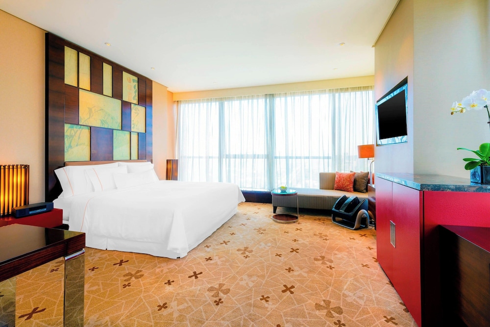 Club Suite, 1 King Bed, City View photo 1