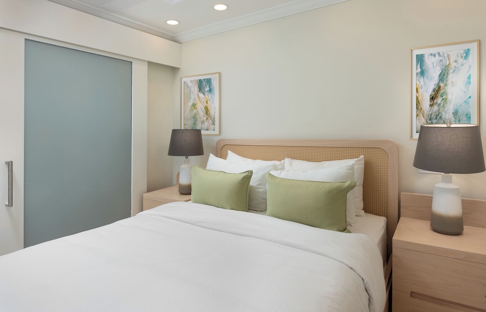 Studio Suite, Private Pool, Partial Ocean View photo 2