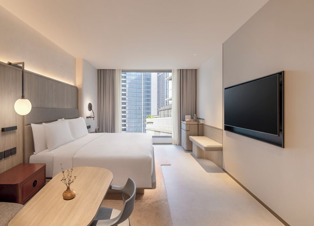 King Accessible Room