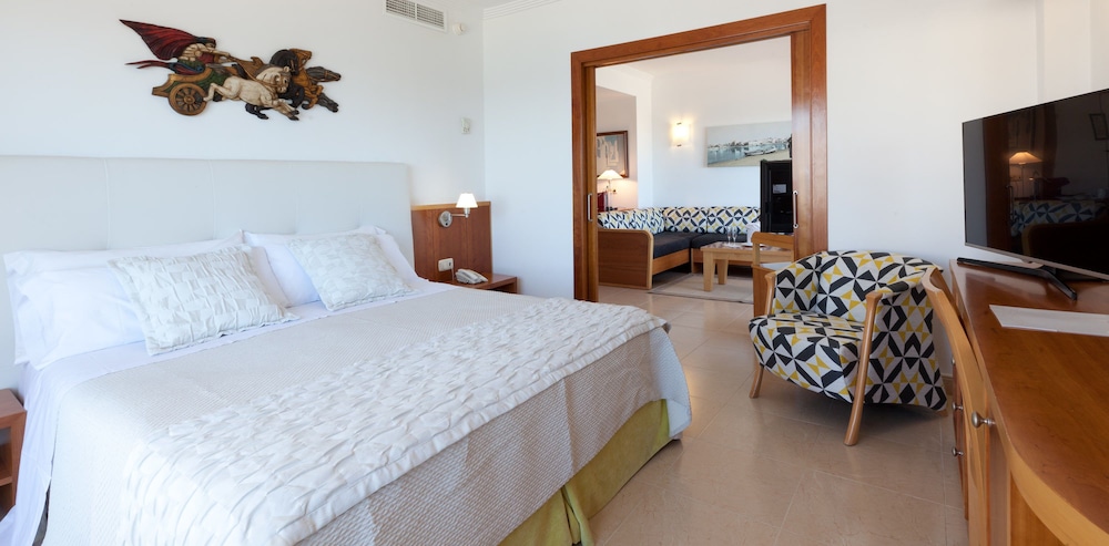 Suite, Balcony, Sea View - Photo 6