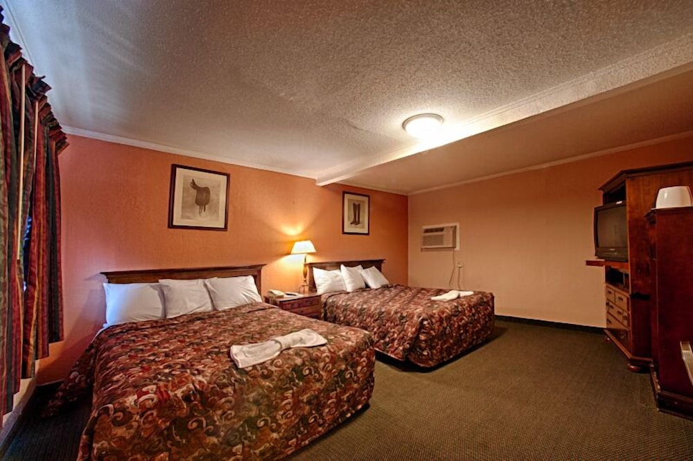 Standard Room, 2 Queen Beds, Non Smoking