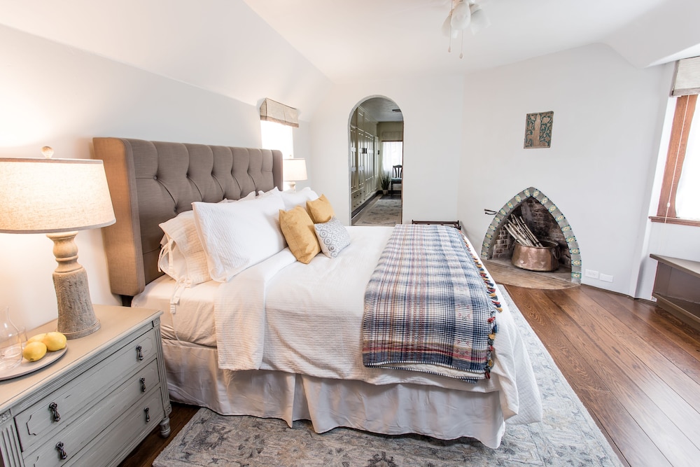 Luxury Suite, 1 King Bed, Japanese Maple Suite photo 1