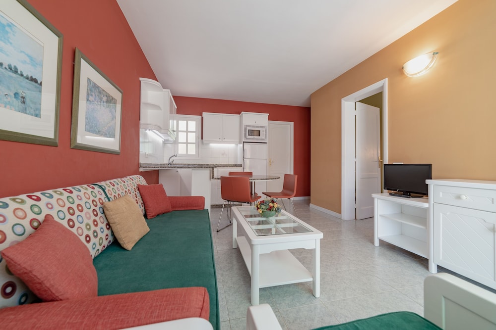 Standard Apartment, Multiple Beds (3 Adults) - Photo 7