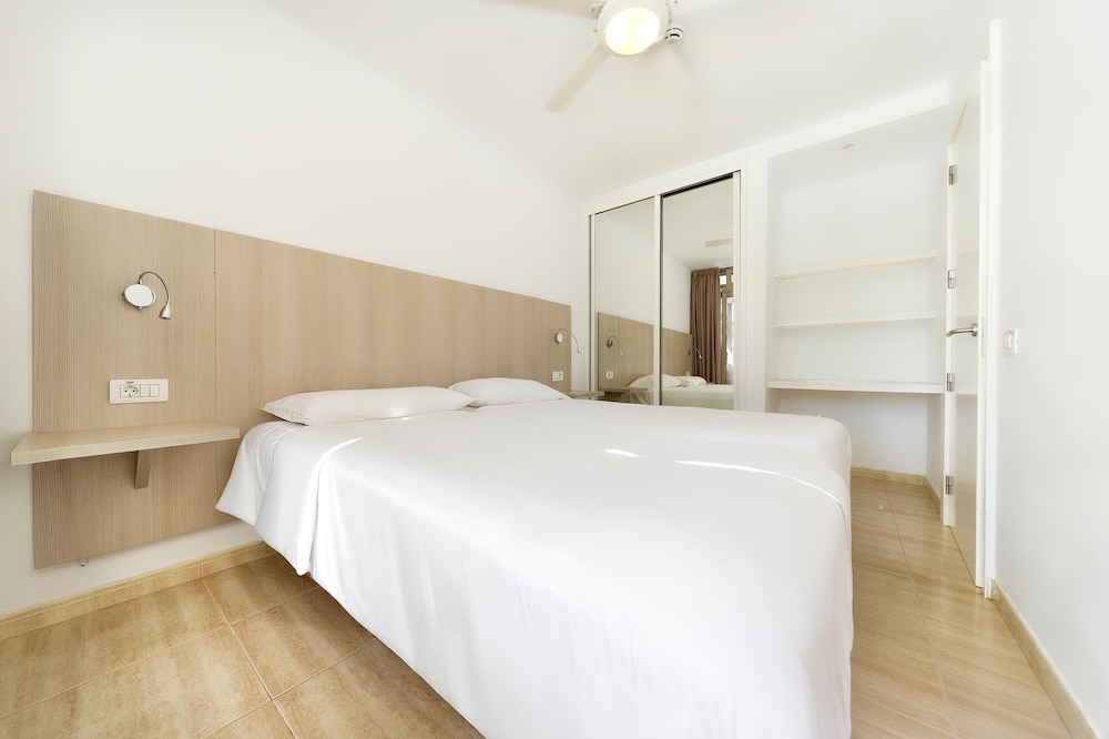 Premium Apartment, 1 Bedroom, Pool Access (1 adult) photo 3