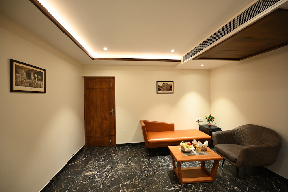 Suite Room - Photo 6