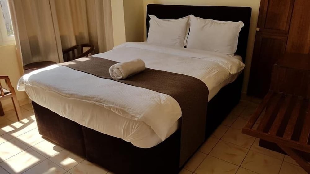 Double Room - Photo 5