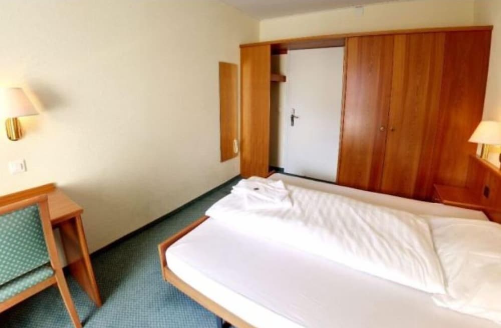 Room (Queen) photo 1