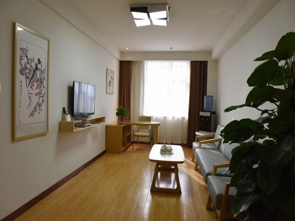 Business Suite - Photo 2