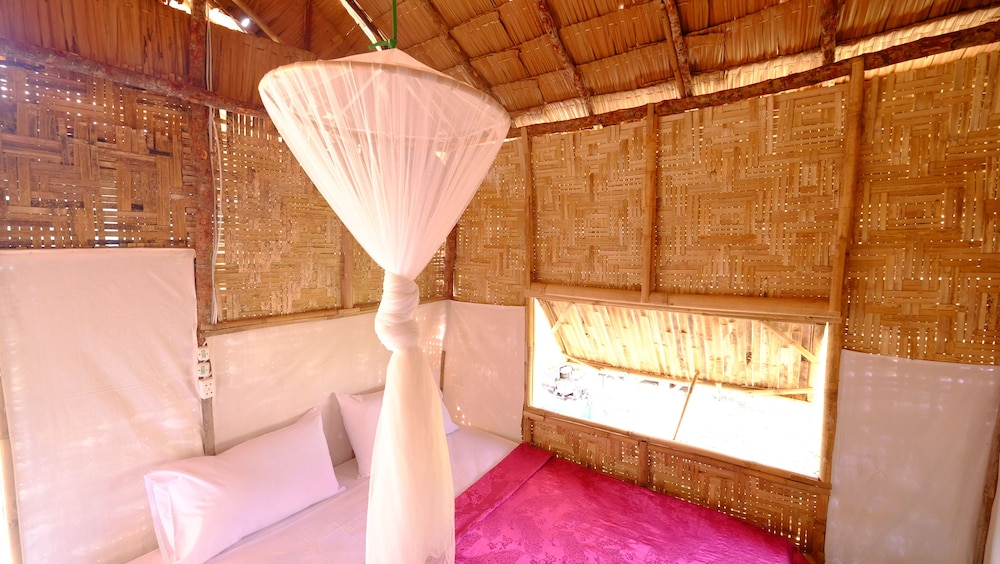Bamboo Cottage with Fan photo 3