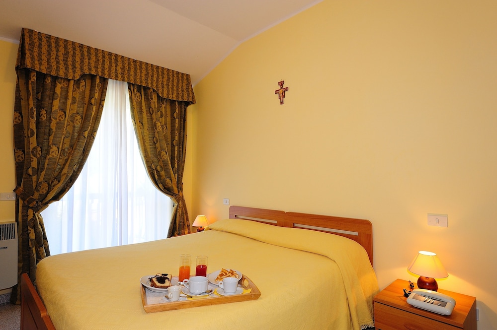 Standard Double Room Single Use photo 1