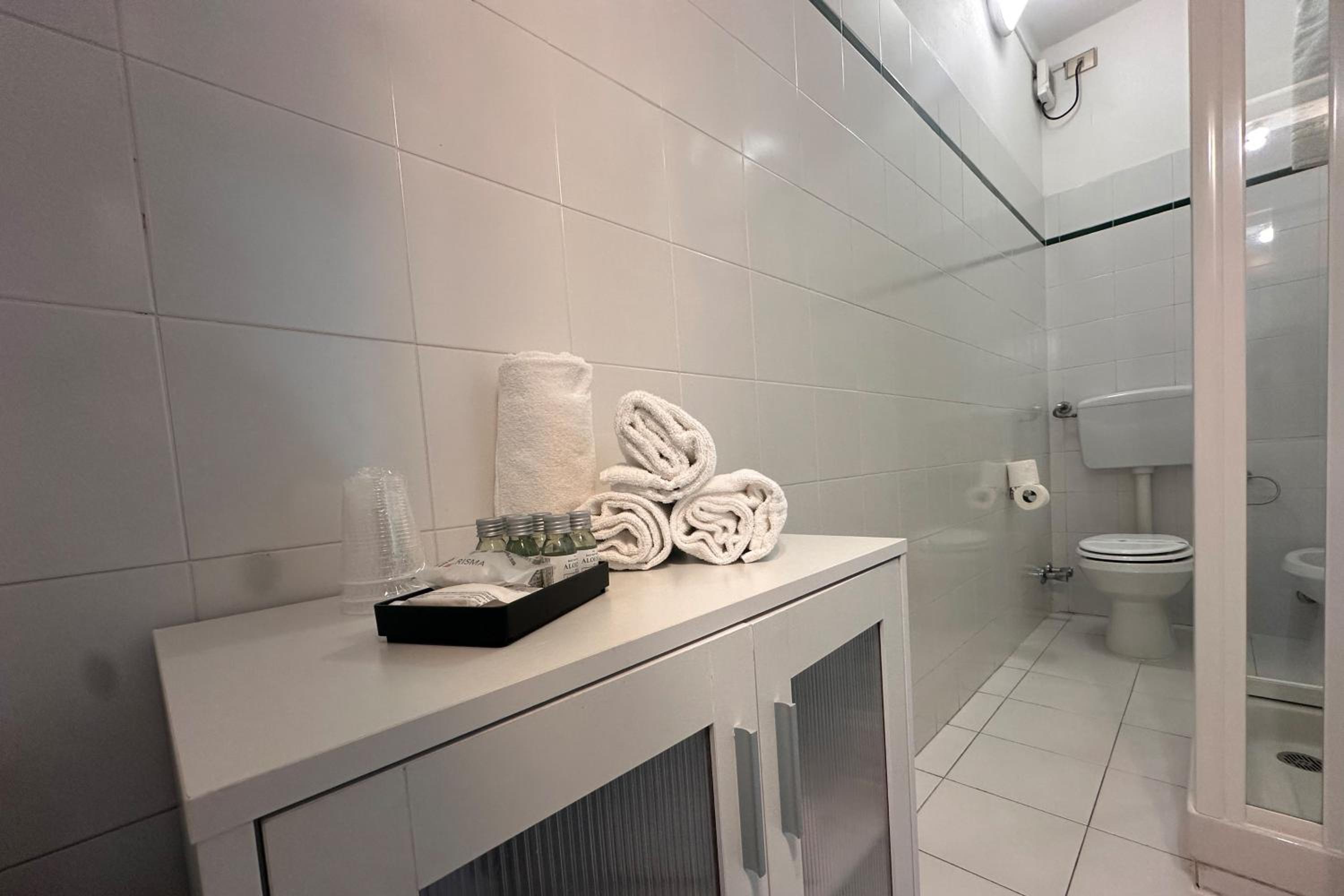 Superior Two-Bedroom Apartment with Air Conditioning and Terrace (6 Adults) photo 2