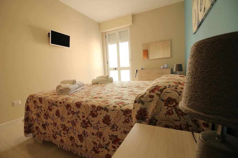 Basic Apartment photo 1