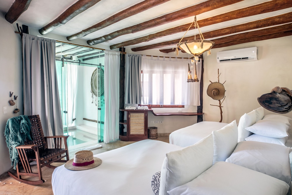 Bungalow, Garden View (2 Queen Beds) - Photo 4