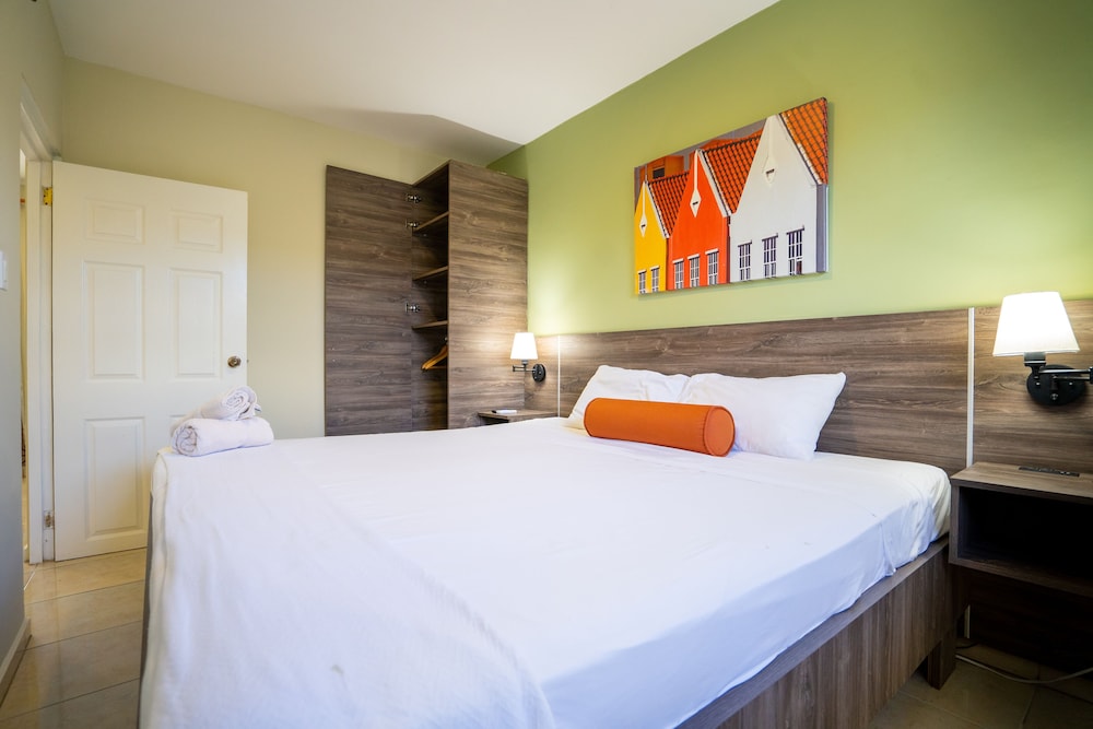 Standard Room, 1 Bedroom, Non Smoking, Pool View - Photo 7
