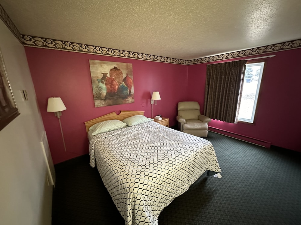 1 Queen Bed photo 2