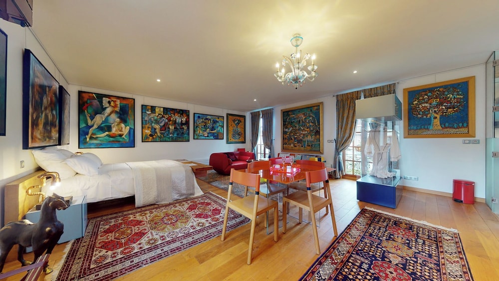 Superior Double Room (Suite Larrieu)
